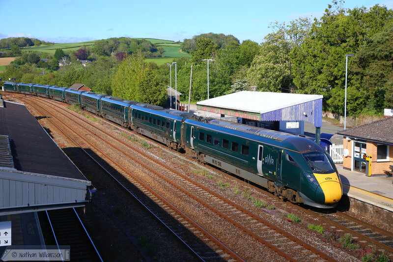 802111 arrives into Totnes on: 1C86 15:03 Paddington to Plymouth. Sunday 6th June 2021